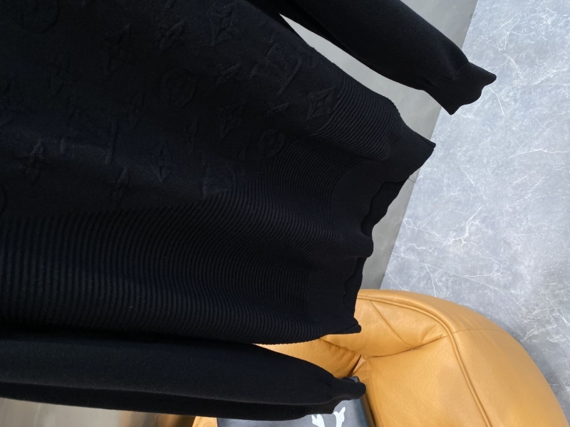 l0vis Vvtt0n sweater